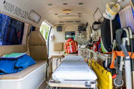 急出院回家？临夏其他好的救护车出租急救中心教你选取安全可靠的服务