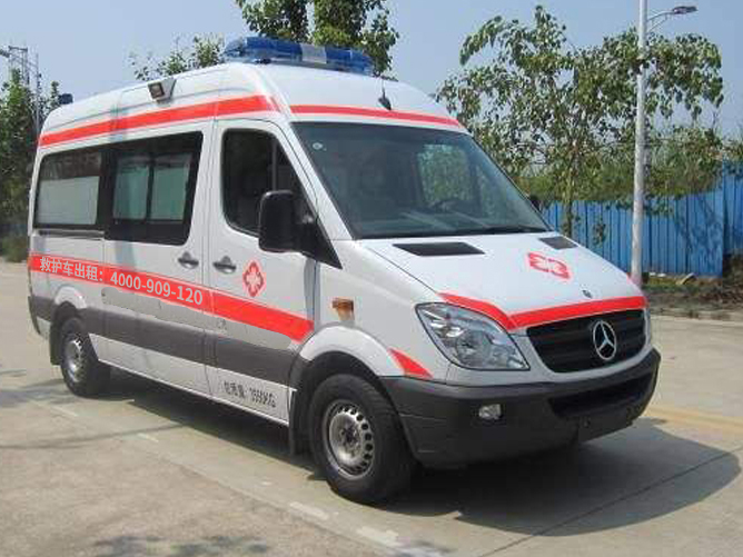 天祝藏族自治县重症救护车运送急救中心大比拼：谁能保障患者家人安全？