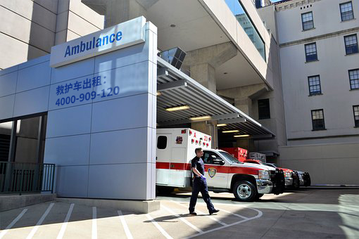 转诊用车不再愁，嘉峪关市专用救护车护送转运公司怎么选？