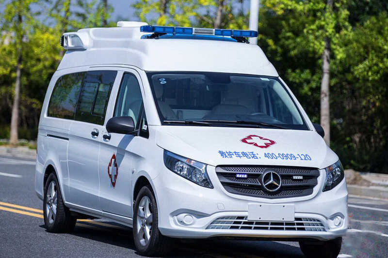 奔驰威霆负压救护车