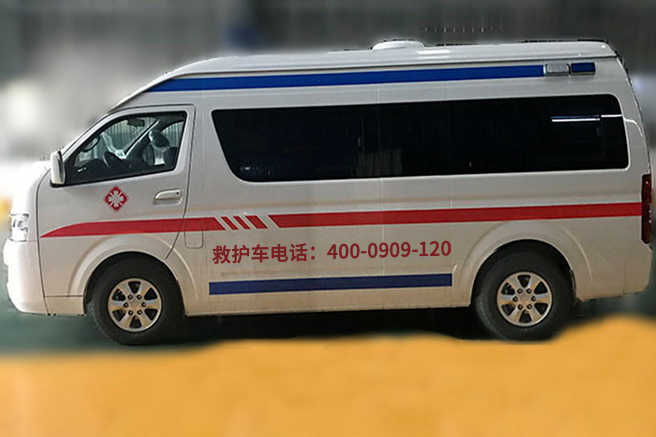 福田G9高顶右驾驶外贸出口救护车